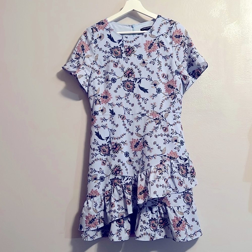Banana Republic Light Blue Floral Dress Short Sleeve Ruffle Hem Belted Size 6